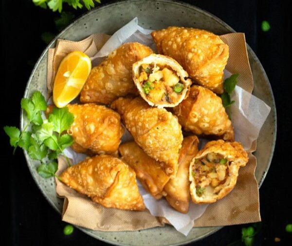 Spiced Veggie Samoosa (Per Piece)